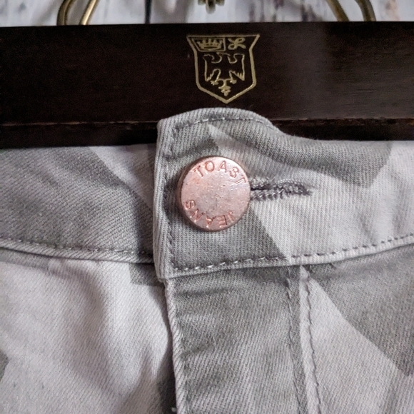 Gray W/ White Stars Pattern Flared Bell Bottom High Waisted Jeans W/ Frayed Hem - Picture 5 of 14